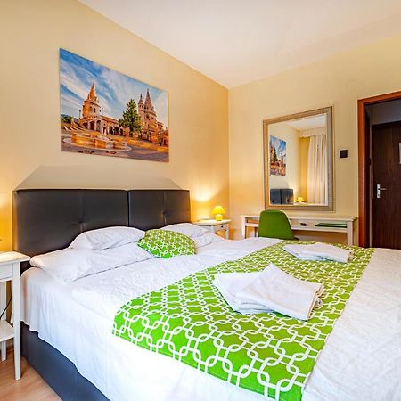Hotel Bobbio Budapest Ngoại thất bức ảnh