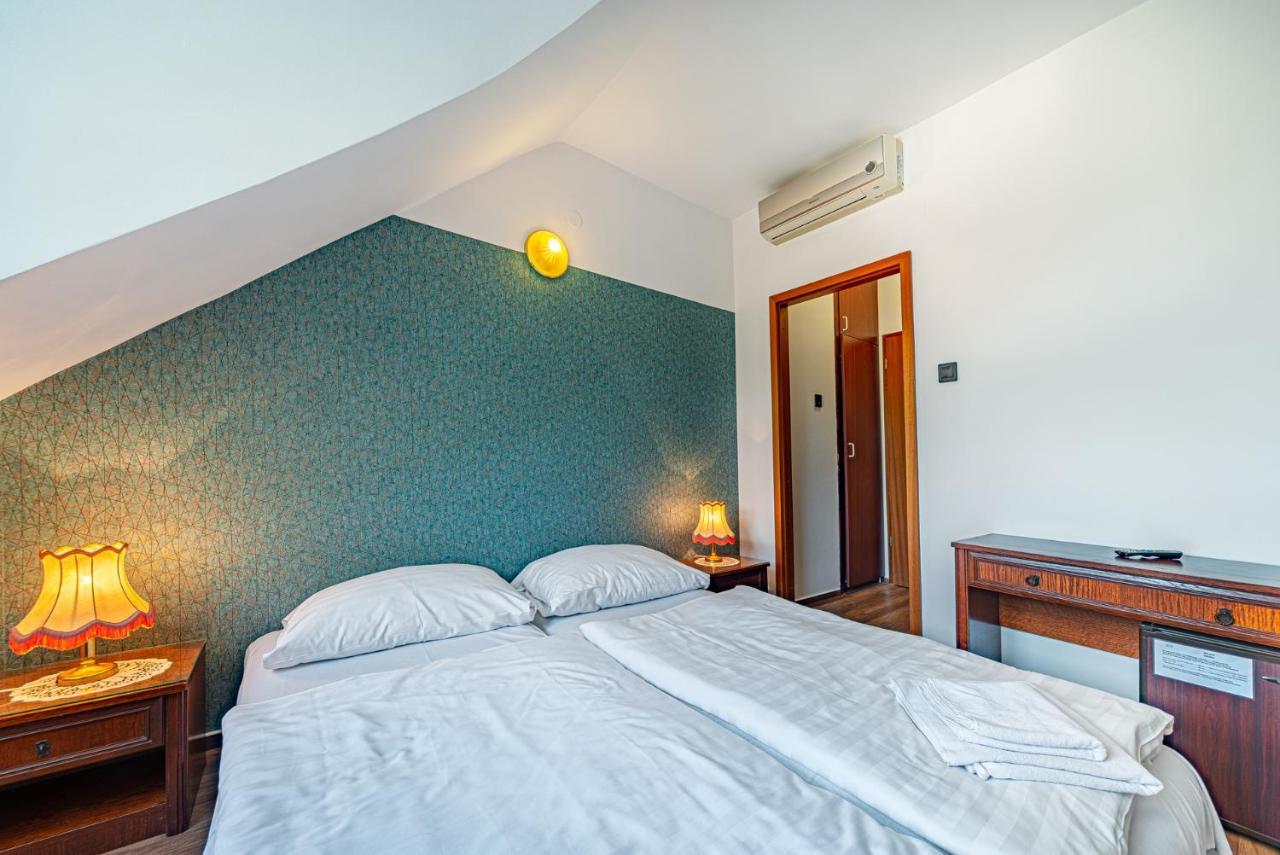 Hotel Bobbio Budapest Ngoại thất bức ảnh