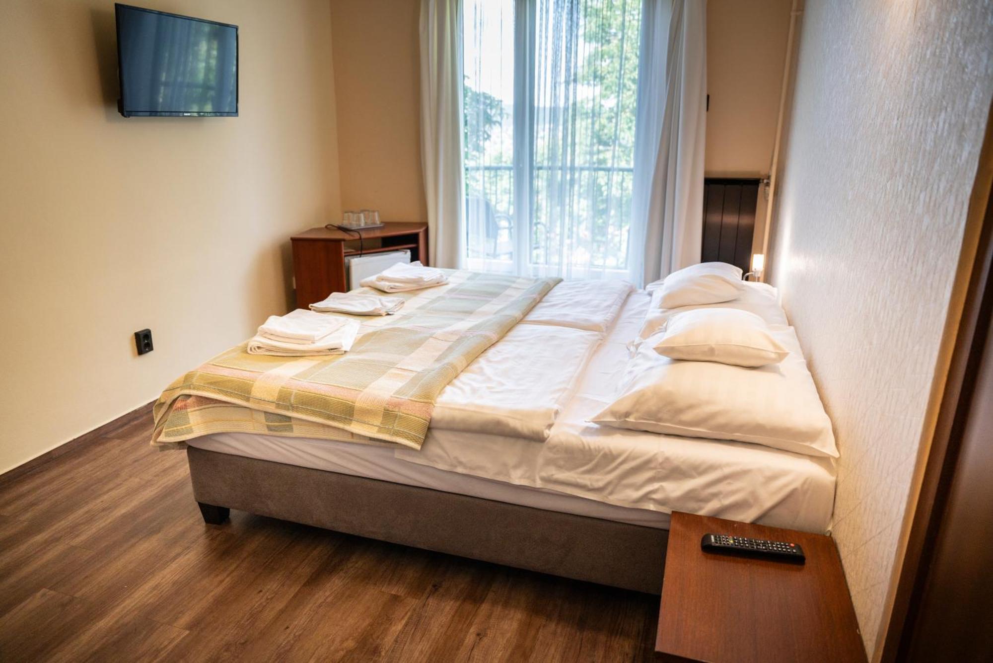 Hotel Bobbio Budapest Ngoại thất bức ảnh