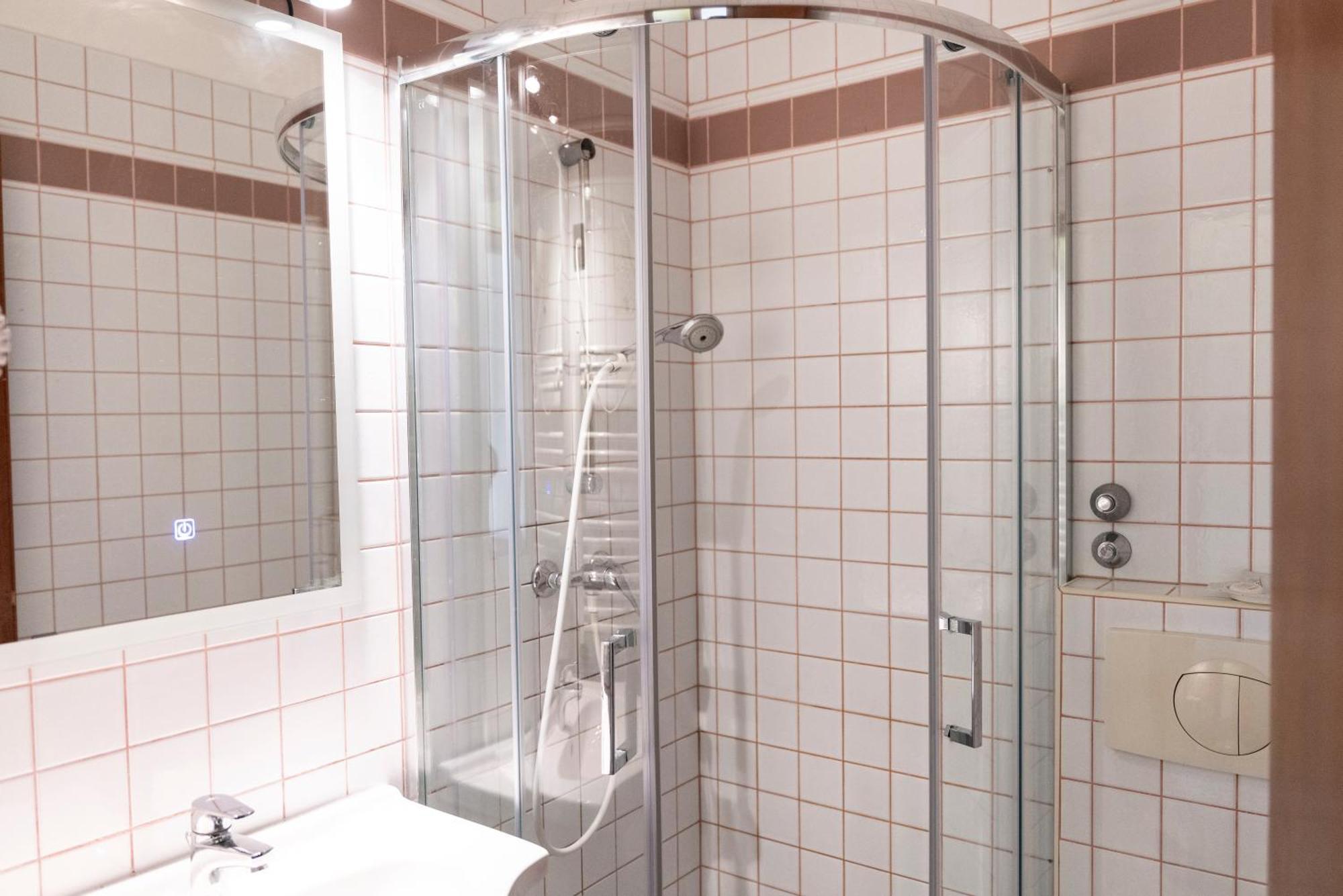 Hotel Bobbio Budapest Ngoại thất bức ảnh