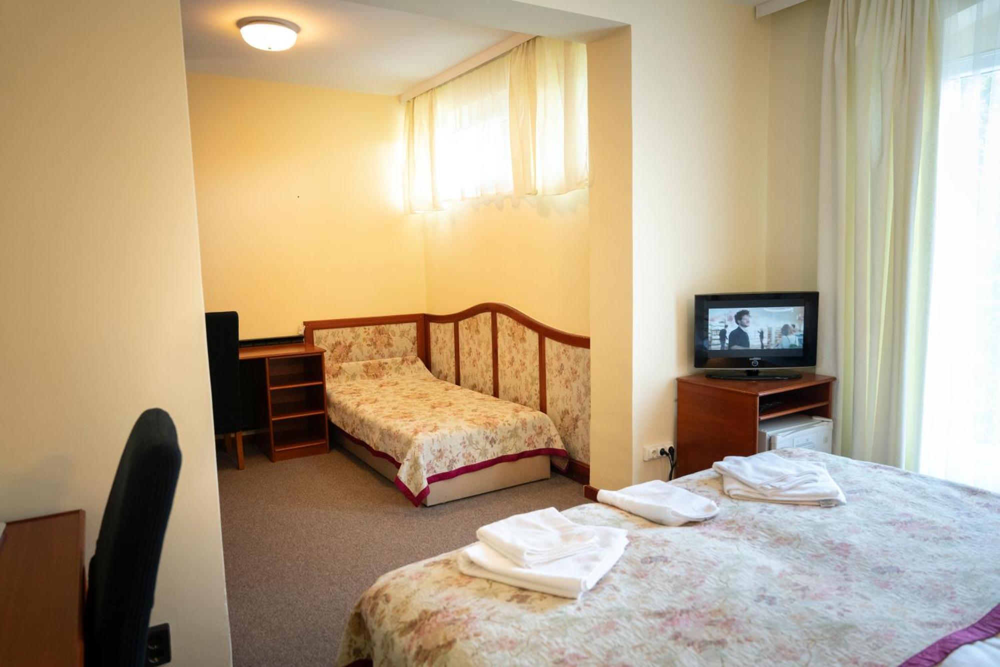 Hotel Bobbio Budapest Ngoại thất bức ảnh