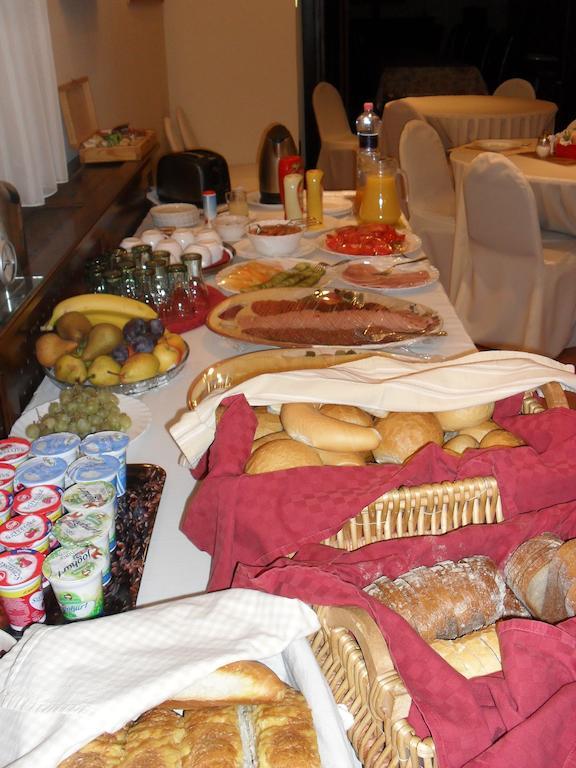 Hotel Bobbio Budapest Ngoại thất bức ảnh