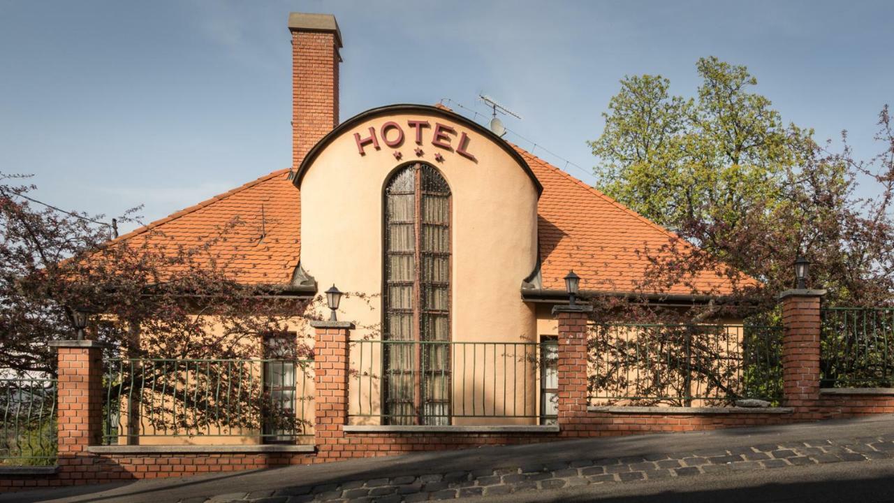 Hotel Bobbio Budapest Ngoại thất bức ảnh